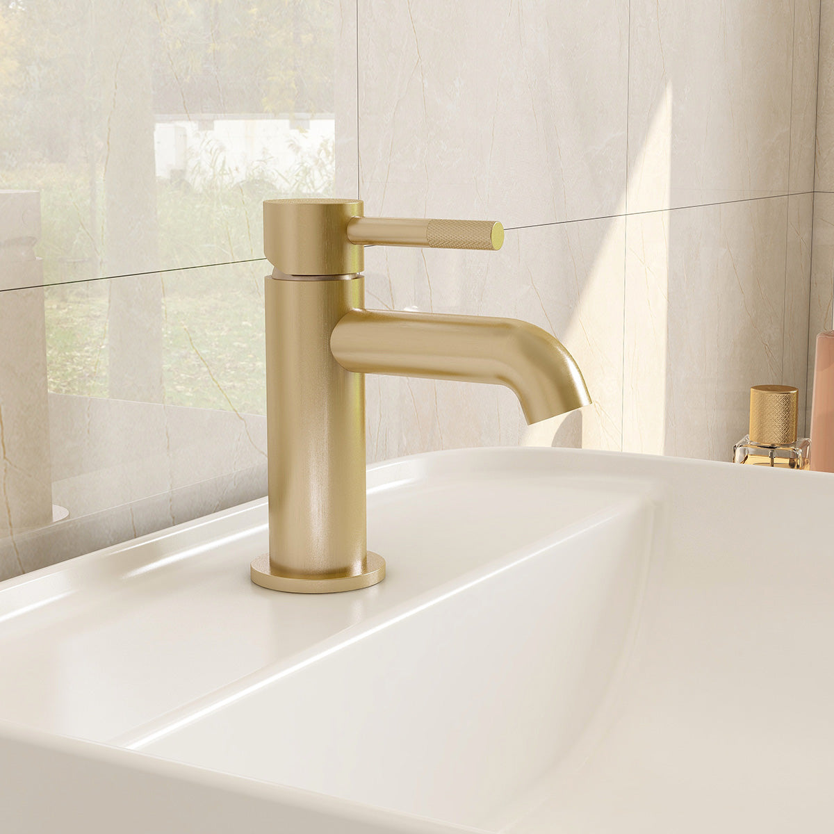 Ravine basin mixer in Brushed Brass with universal clicker waste