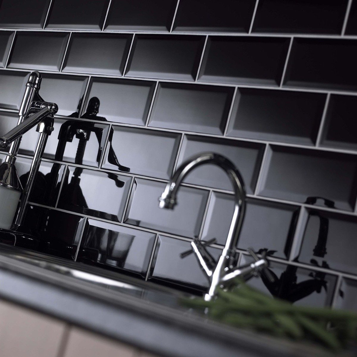 Metro Black Ceramic Brick Tile 100x200mm