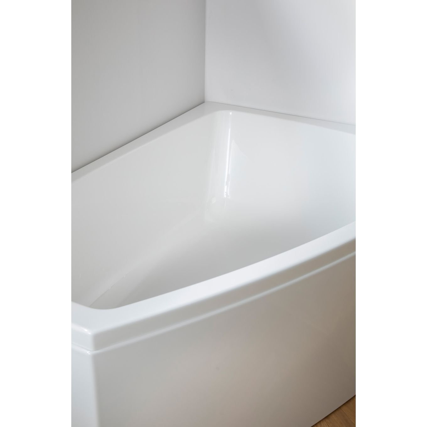 Carron Clipper Left Hand Acrylic Corner Bath - 1200x1575mm