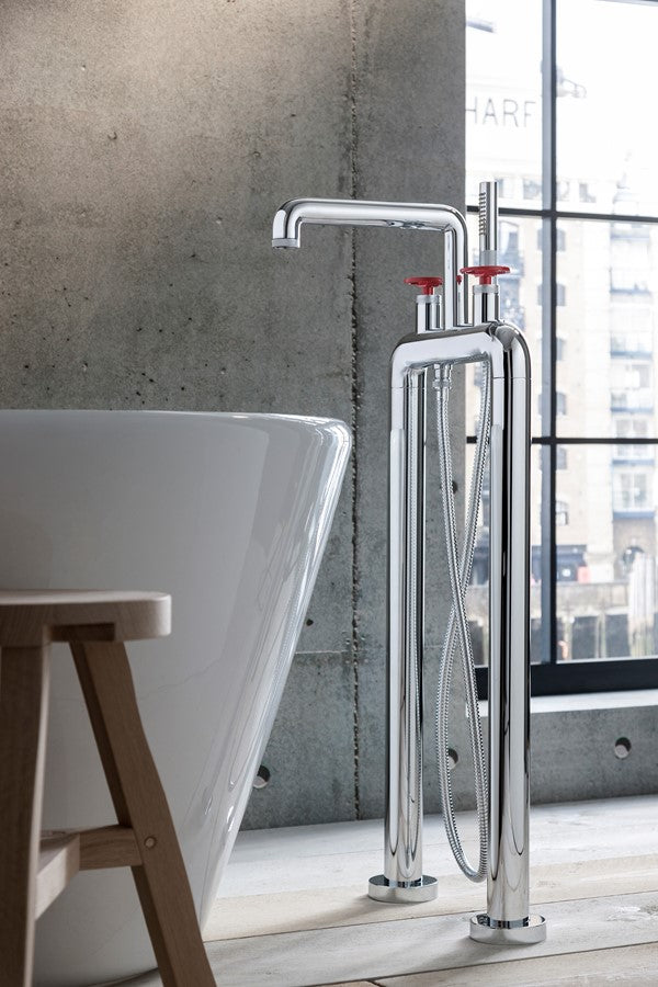 UNION Free Standing Bath Filler & Shower Kit Wheel