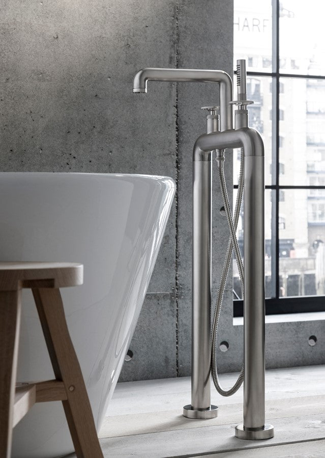 UNION Free Standing Bath Filler & Shower Kit Wheel
