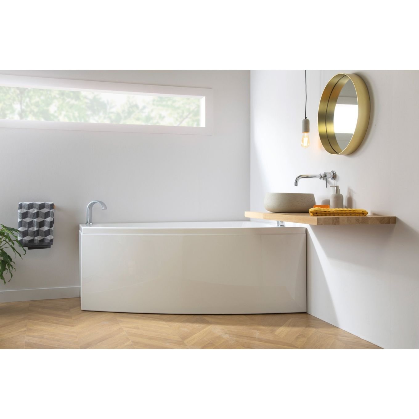 Carron Clipper Left Hand Acrylic Corner Bath - 1200x1575mm