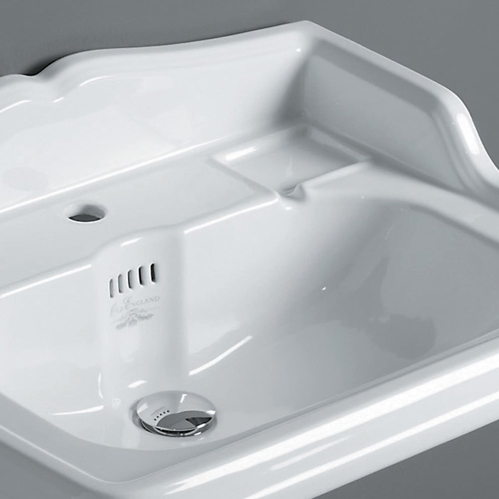 Alaric Traditional Full Pedestal Basin