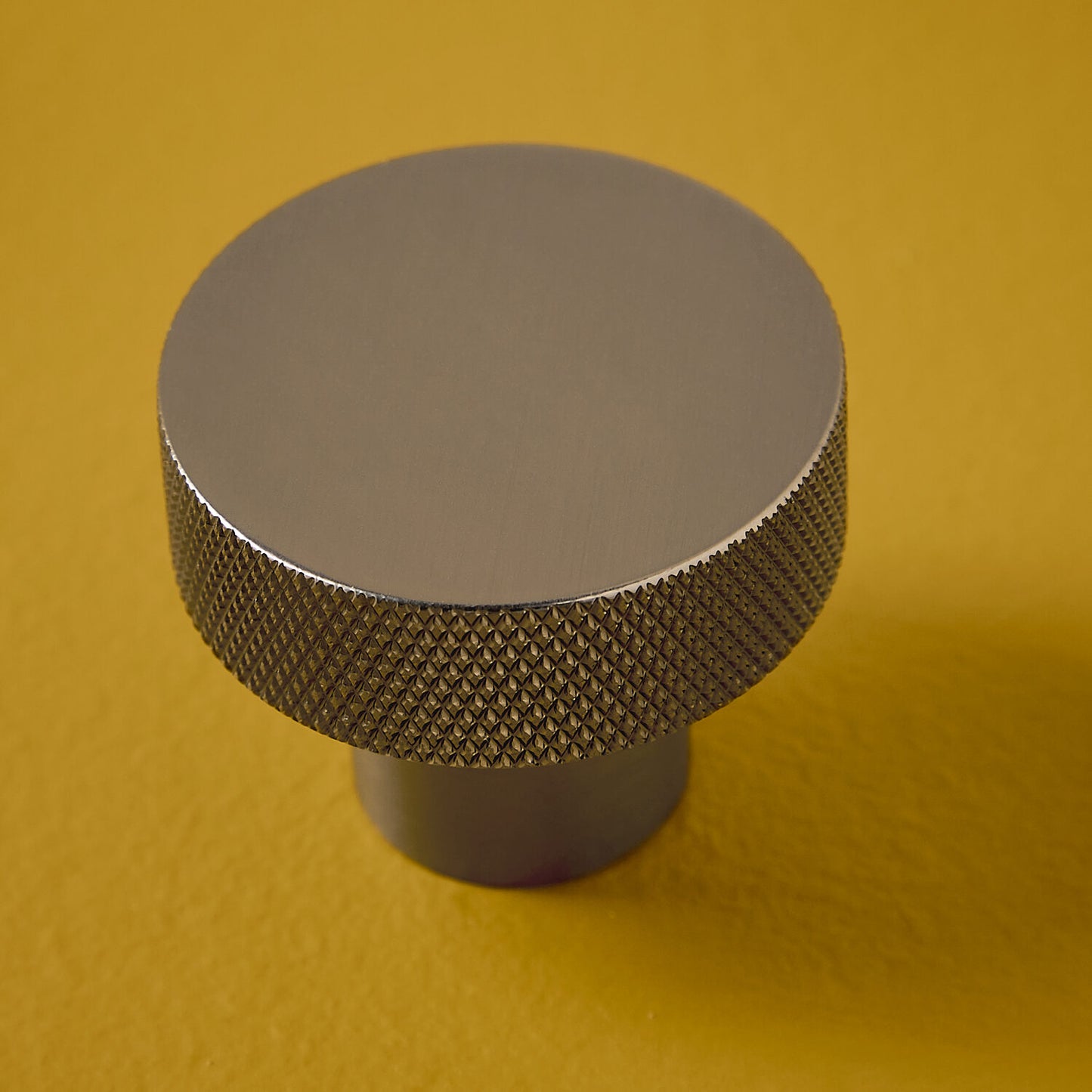 Knurled Round 42.5mm Gunmetal