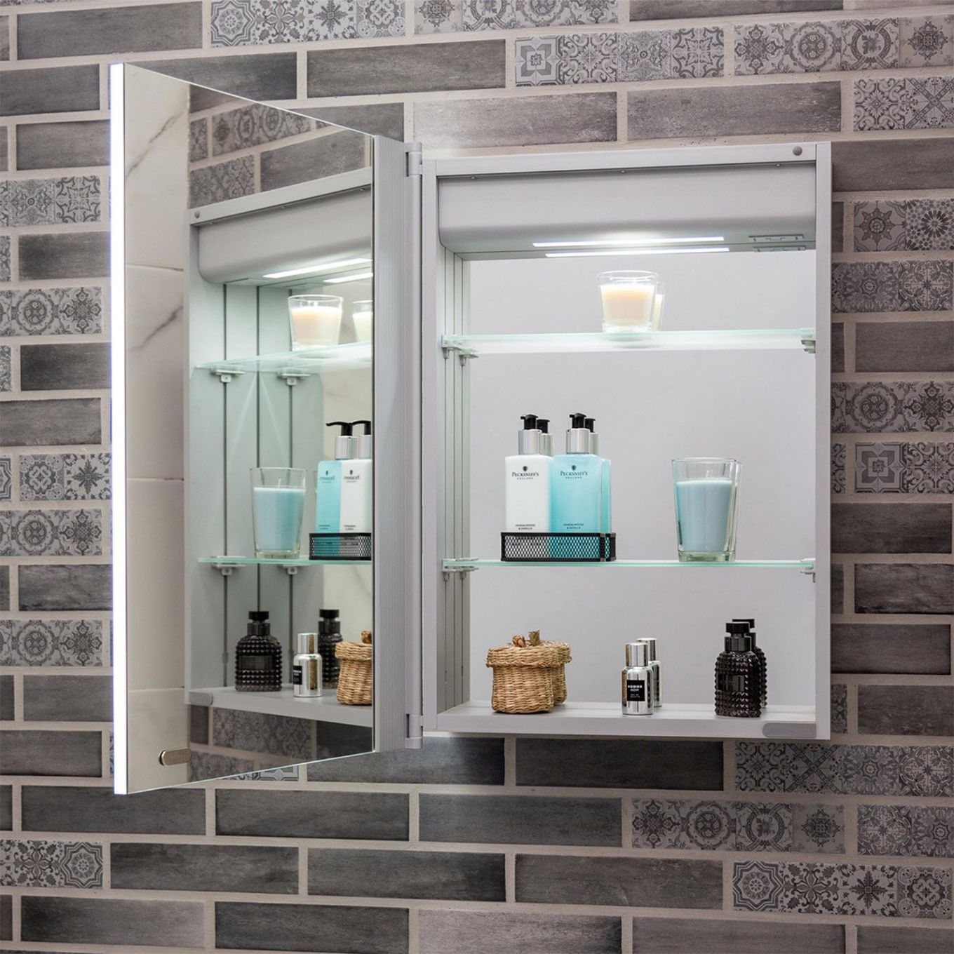 Lapis LED Mirrored Wall Single Cabinet 500x700mm