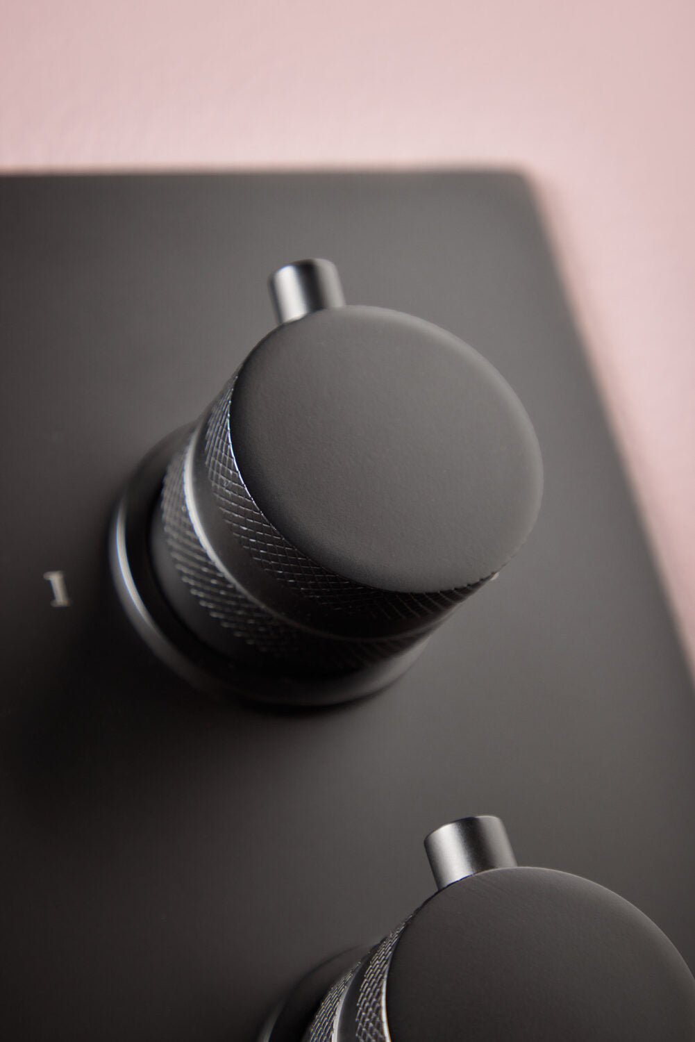 Concealed Knurled Handle 3 Pack (1 Thermo 2 Flow) Matte Black