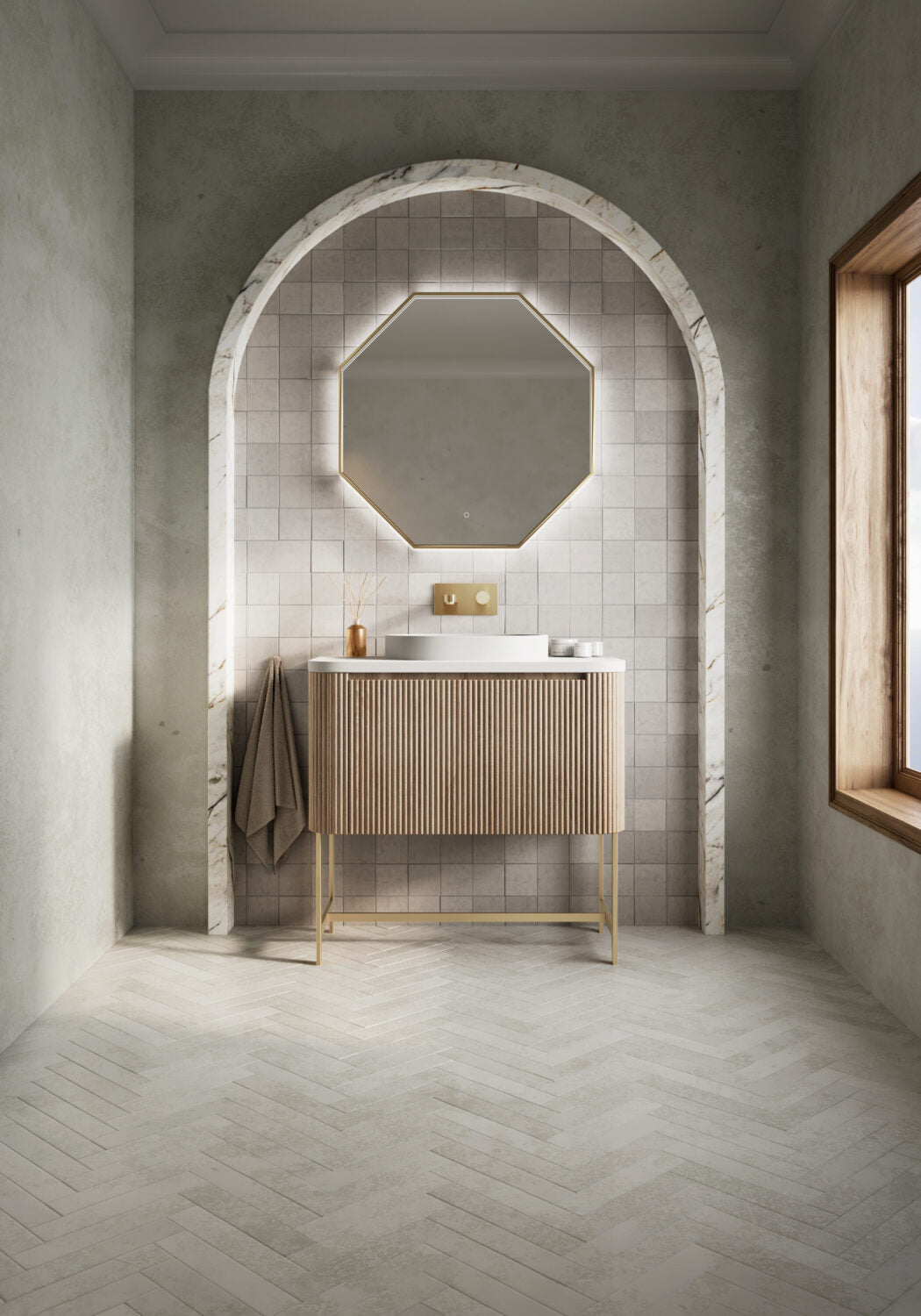 Linea Curve 900 Brushed Brass Frame