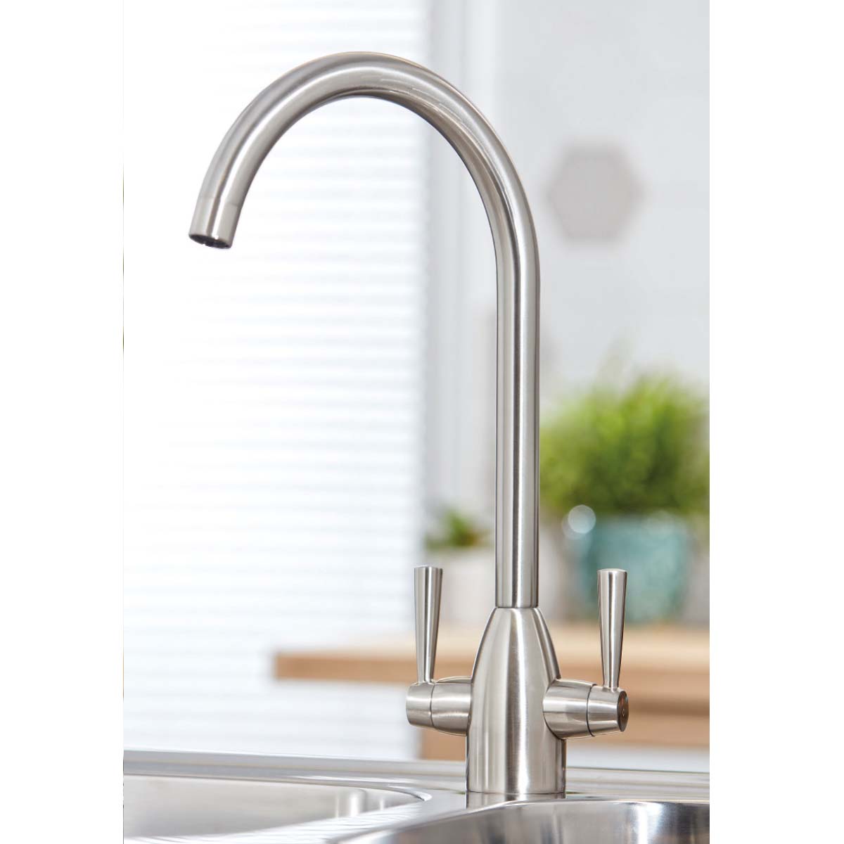 Marlo Kitchen Tap – Brushed Nickel