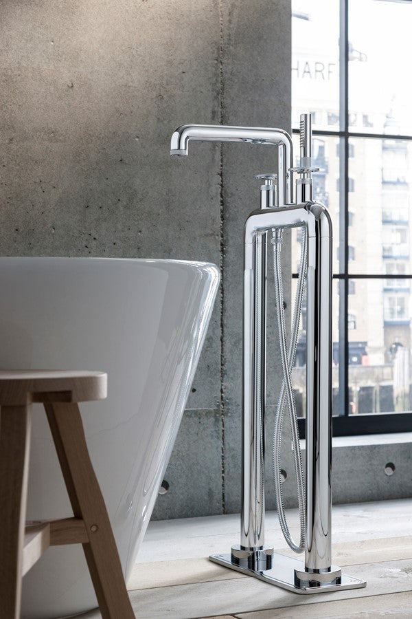 UNION Free Standing Bath Filler & Shower Kit Wheel